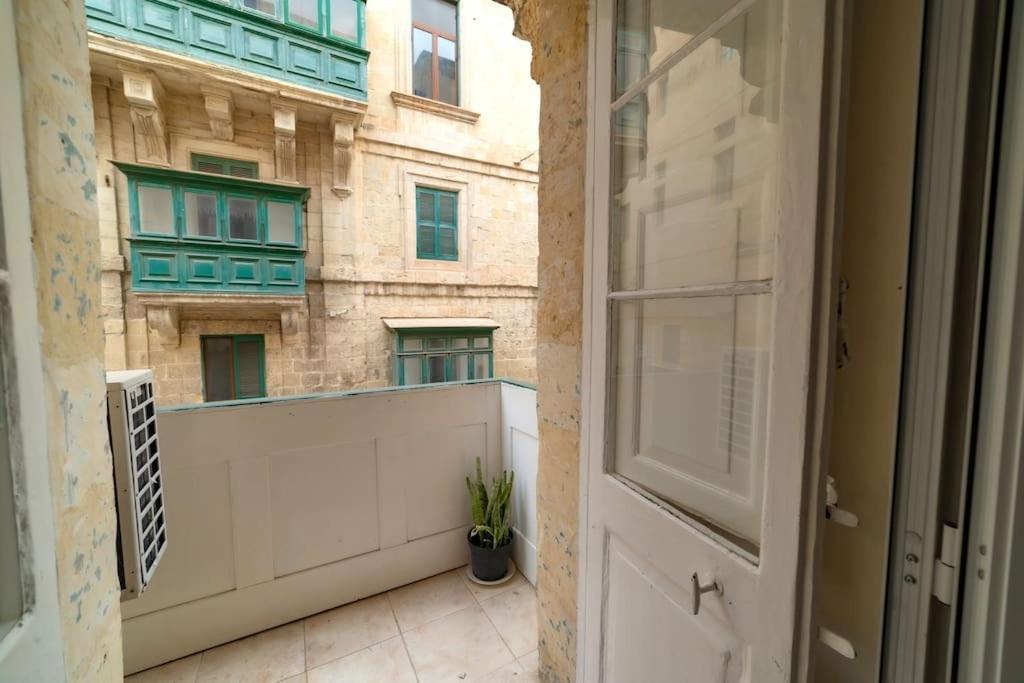 Apartamento Jbo- Joette'S Bliss Oasis La Valeta Exterior foto